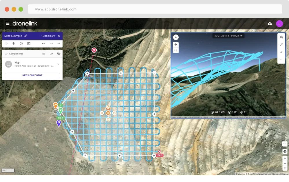 Misión de mapeo con seguimiento del terreno en el planificador web de Dronelink: una densa cuadrícula de mapeo trazada sobre la ladera empinada de una cantera, junto a un panel de vista previa 3D donde la cuadrícula se adapta al relieve