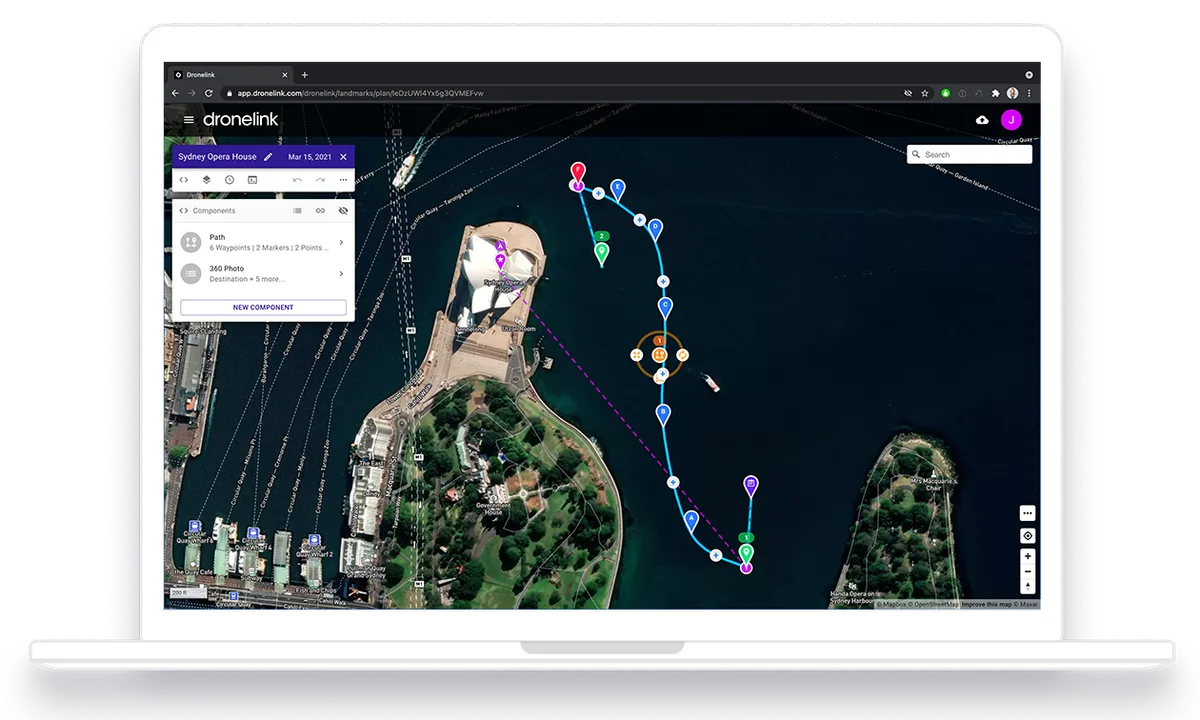 Planificador de Dronelink con una misión alrededor de la Ópera de Sídney: la trayectoria de vuelo bordea el promontorio del puerto y las velas del edificio